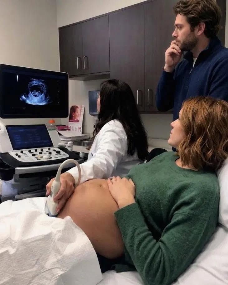 Mon mari m’a accompagnée à mon échographie après que je sois tombée enceinte – mais quand le médecin a dit : « Regardez ici, et vous comprendrez tout », son visage est devenu livide.