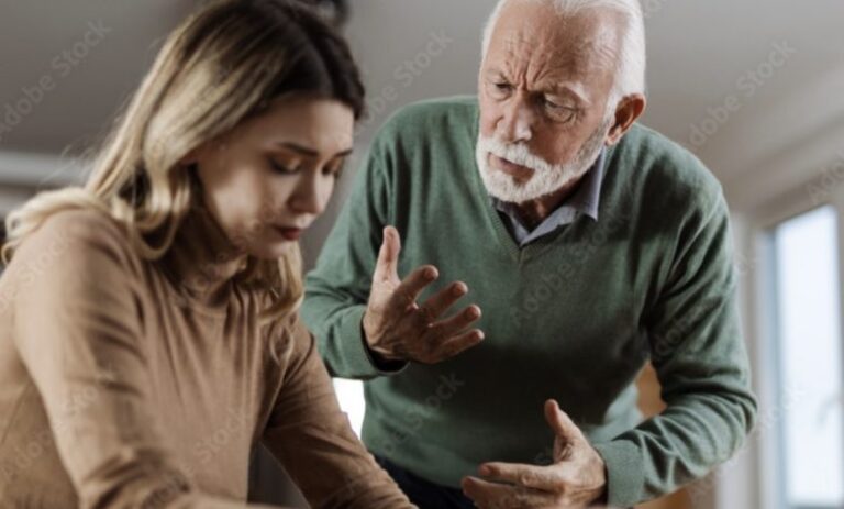 Mon père a décrété que je devais ressembler à ma belle-mère pour figurer dans son testament  ​​la découverte de la raison m’a anéantie