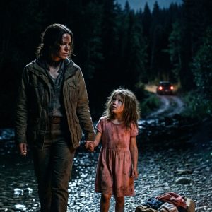 Je suis partie camper avec mes parents et la famille de mon frère. Après une courte promenade avec ma fille de 10 ans, tout avait disparu : les gens, les tentes, la nourriture, les voitures. Plus de réseau. Juste un mot sur la table : « C’est mieux ainsi. Croyez-moi. » Ils nous ont abandonnés à notre sort dans la forêt. Dix jours plus tard, ils le regrettaient.