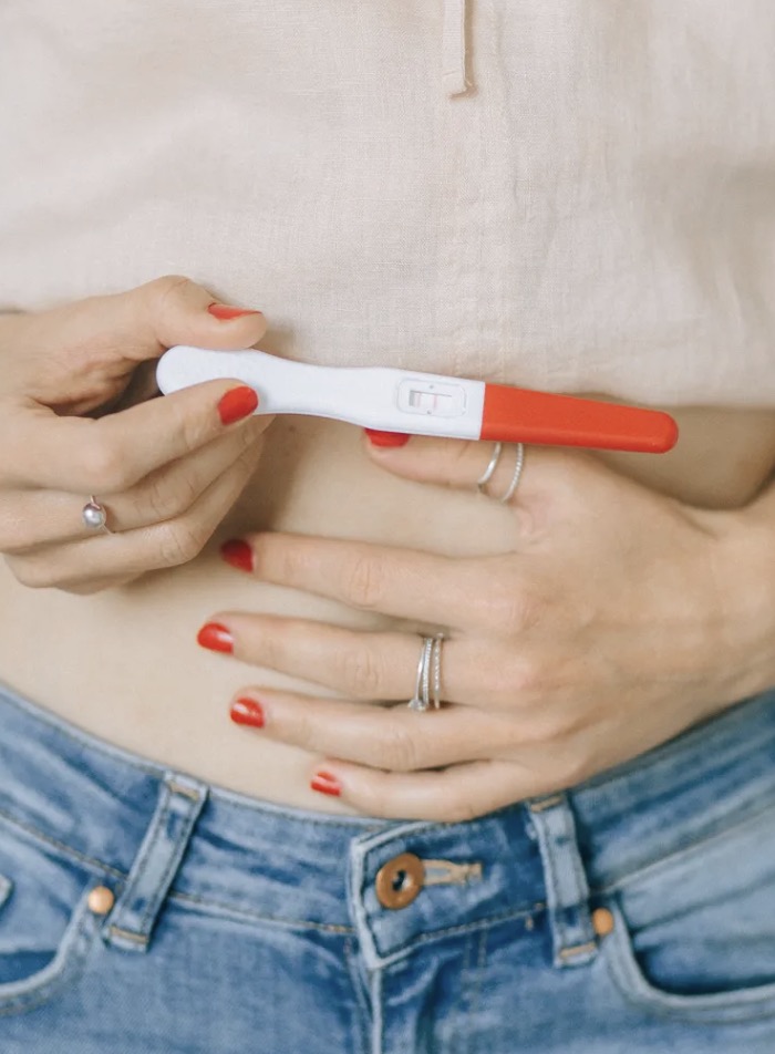 Le médecin a dit que j’étais enceinte, mais je n’ai pas eu de relations sexuelles avec un homme depuis 6 ans.